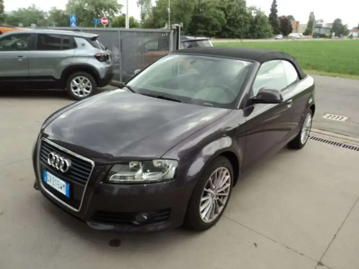 Usata Audi A3 Cabriolet Ambition 160 CV (117 kW) 2010 Grigio Cabrio