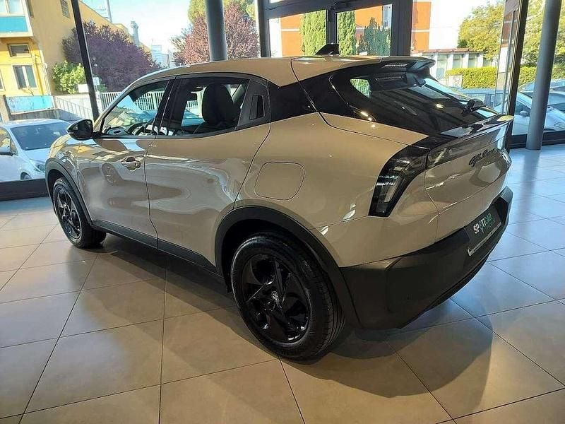 Second-hand Alfa Romeo Junior 136 CP (100 kW) 2025 Bej SUV