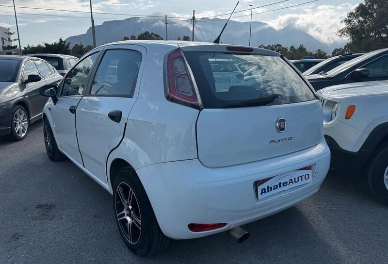 Usata Fiat Punto Lounge 75 CV (55 kW) 2013 Bianco Utilitaria