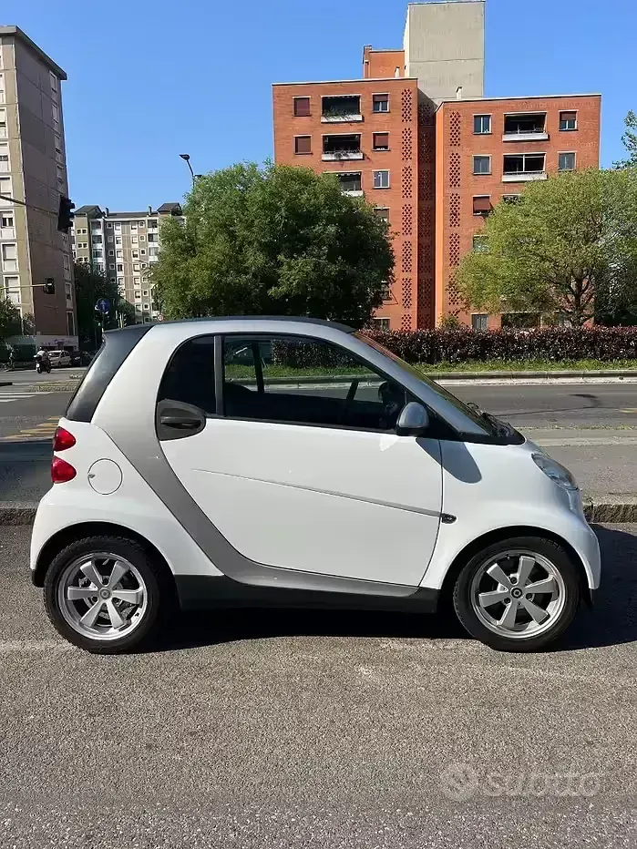 Usata Smart ForTwo Coupé 71 CV (52 kW) 2010 Bianco Coupé