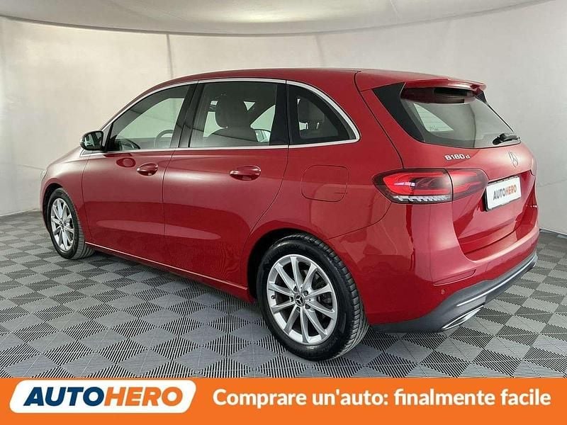 Usata Mercedes B180 116 CV (85 kW) 2019 Rosso Monovolume
