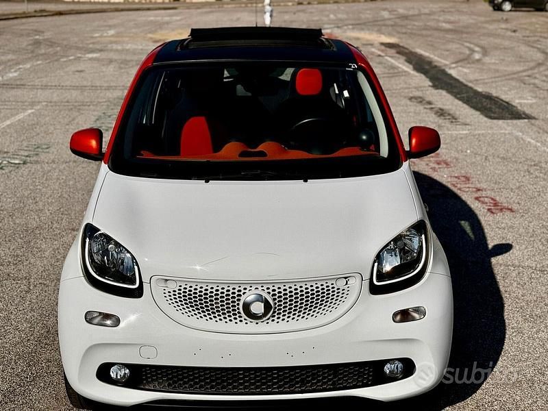 Usata Smart ForFour 90 CV (66 kW) 2016 Bianco Utilitaria