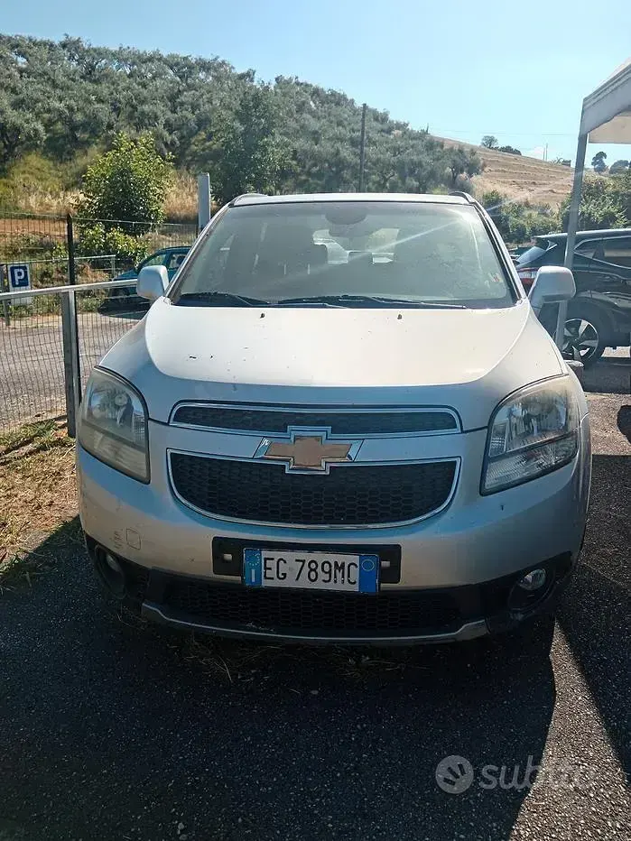 Usata Chevrolet Orlando 131 CV (96 kW) 2011 Grigio Monovolume