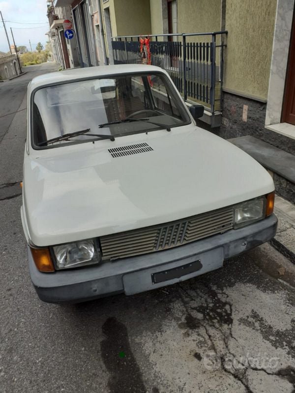 Bianco Usata 1983 Fiat 127 Due volumi | 1800 € - Immagine 1/4