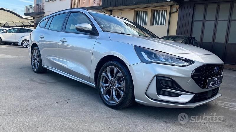 Usata Ford Focus ST-Line 125 CV (91 kW) 2022 Grigio Station wagon