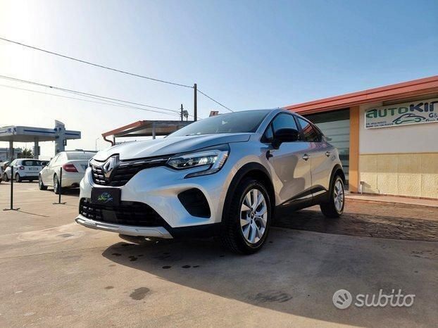 Usata Renault Captur Business 116 CV (85 kW) 2020 Argento SUV