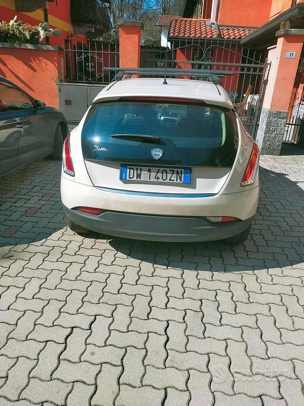 Usata Lancia Delta 140 CV (102 kW) 2010 Bianco Utilitaria