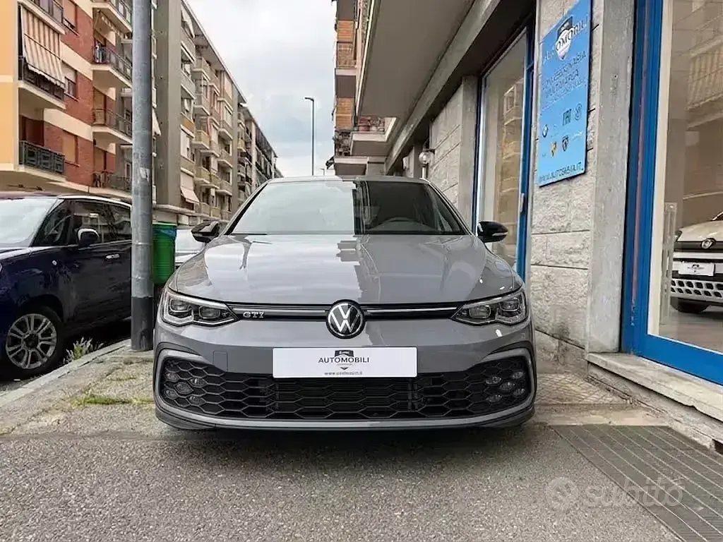 Usata VW Golf VIII GTI 245 CV (180 kW) 2023 Grigio Berlina