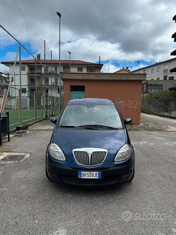 Usata Lancia Musa 2007 Blu Monovolume