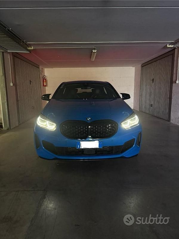 Blu/azzurro Usata 2021 BMW M135 M Sport Due volumi | 28.500 € (Ottimo prezzo) - Immagine 1/4
