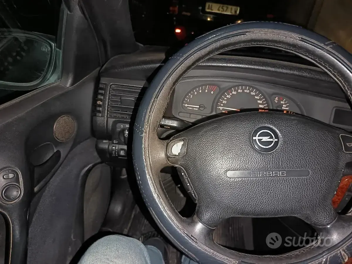 Usata Opel Vectra 101 CV (74 kW) 1998 Blu Station wagon