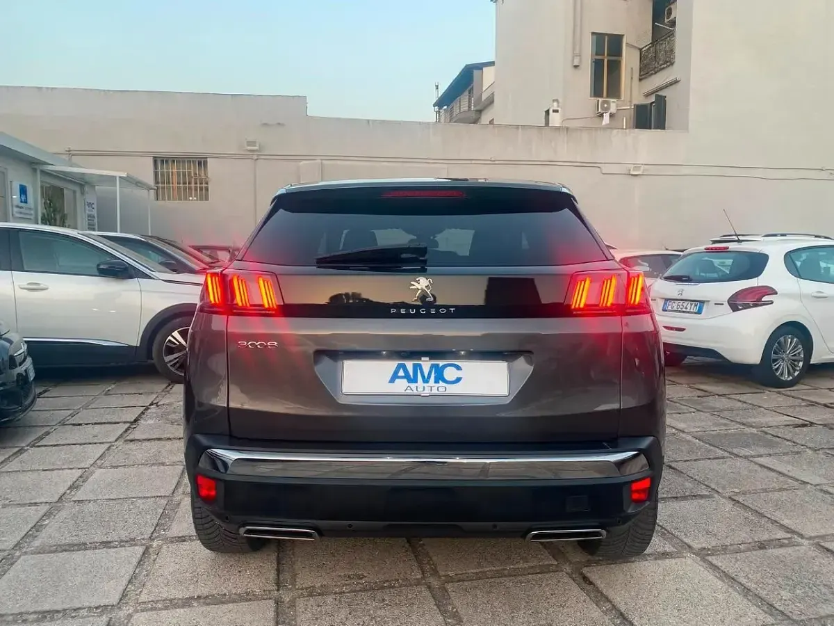 Usata Peugeot 3008 GT 131 CV (96 kW) 2023 Giallo SUV