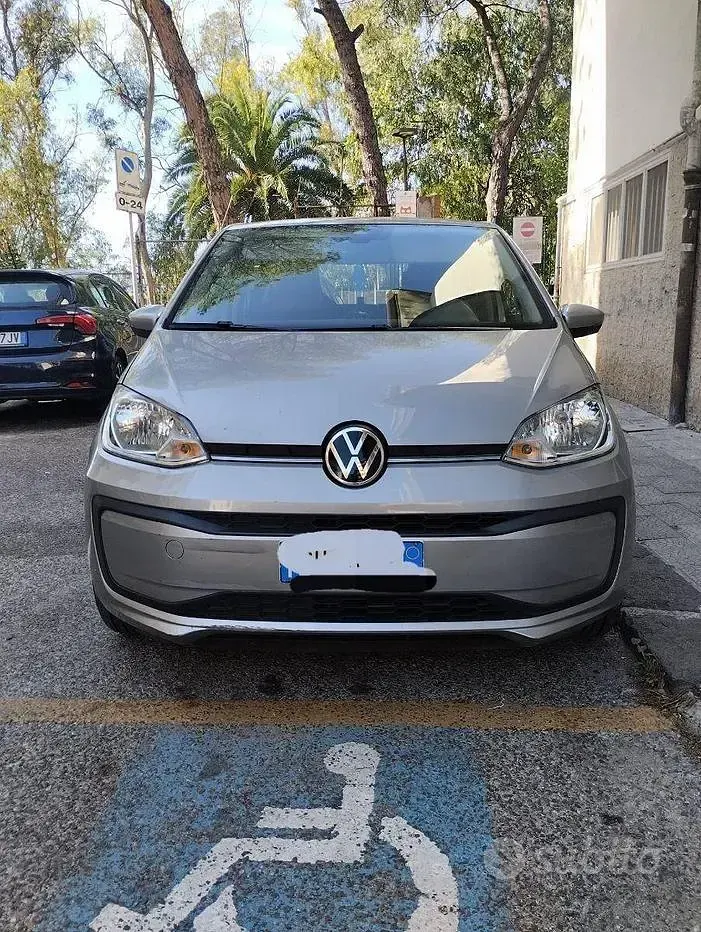 Usata VW up! 65 CV (47 kW) 2022 Grigio Utilitaria