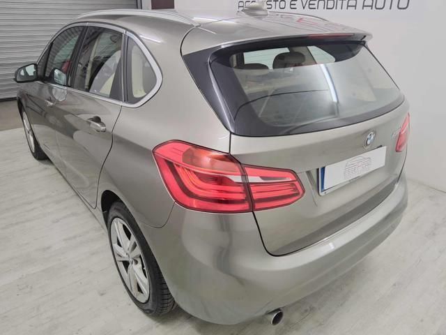 Usado BMW 218 Active Tourer Luxury Line 150 HP (110 kW) 2015 Cinzento Monovolume