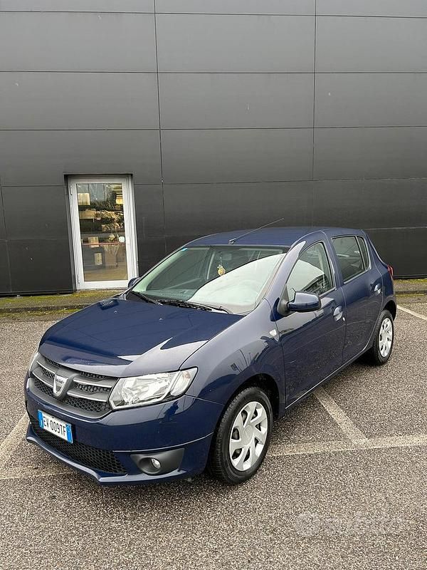 Usata Dacia Sandero 110 CV (80 kW) 2014 Blu Berlina