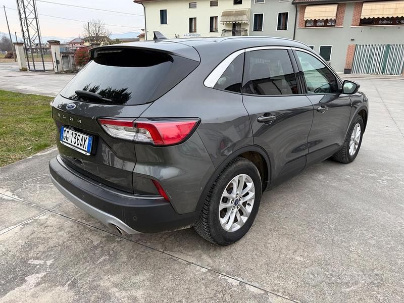 Usata Ford Kuga ST-Line 120 CV (88 kW) 2022 Grigio SUV