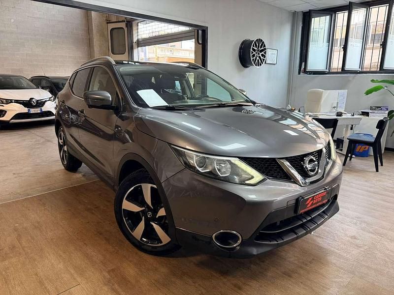 Usata Nissan Qashqai Tekna 131 CV (96 kW) 2015 Grigio SUV