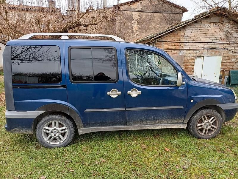 Usata Fiat Doblò 2003 Blu Monovolume