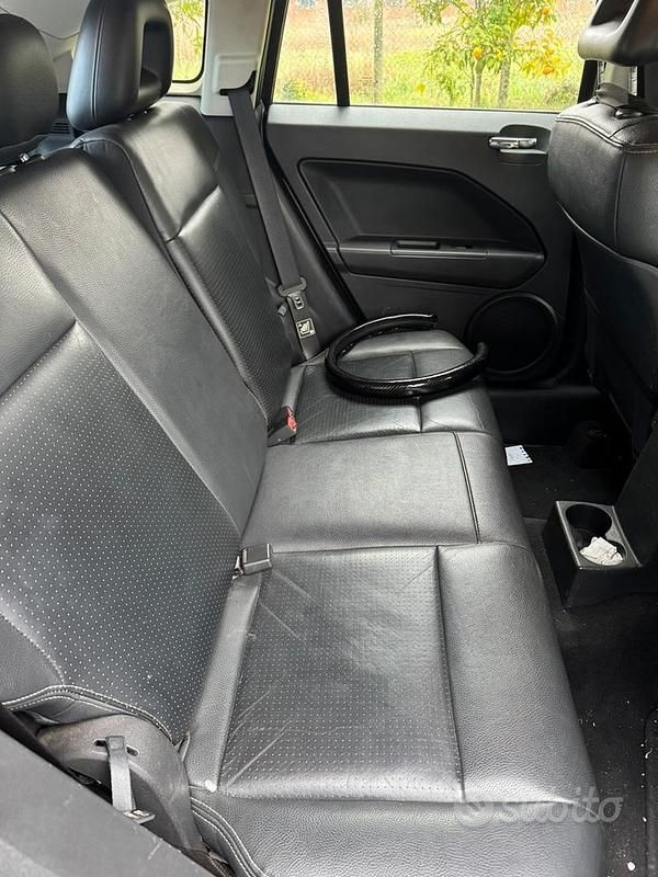 Usata Dodge Caliber 140 CV (102 kW) 2008 Nero Utilitaria