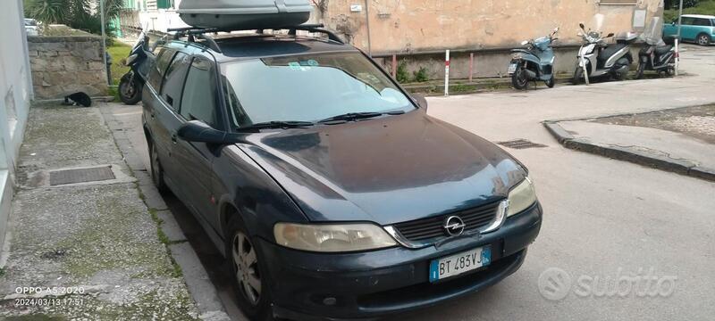 Usato 2001 Opel Vectra 2.0 Diesel 101 CV (900 €)