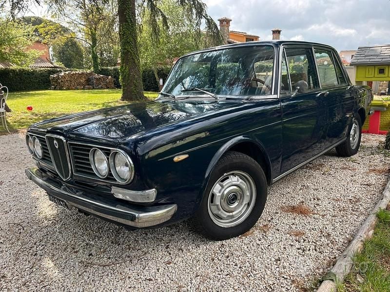 Usata Lancia 2000 1970 Blu Berlina