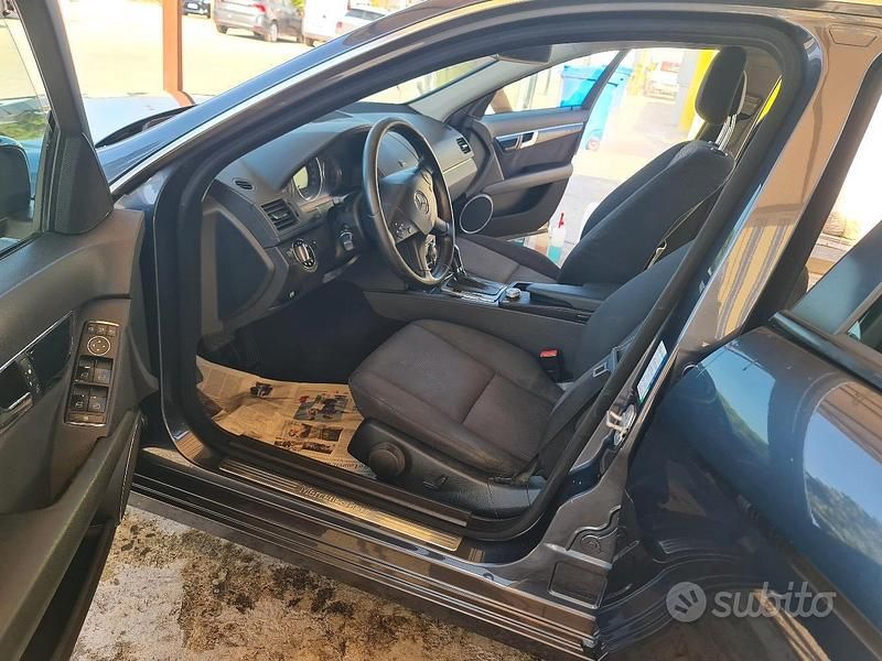 Usata Mercedes C220 170 CV (125 kW) 2009 Grigio Berlina
