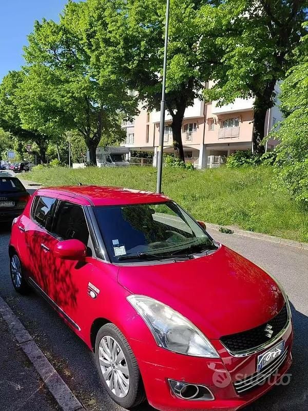 Usata Suzuki Swift 94 CV (69 kW) 2012 Rosso Utilitaria