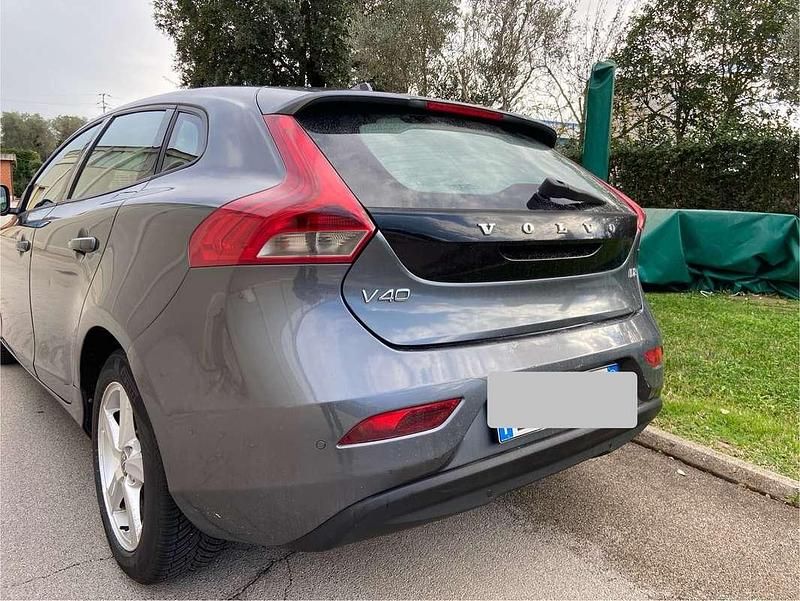 Usata Volvo V40 Business Edition 114 CV (83 kW) 2014 Grigio Berlina