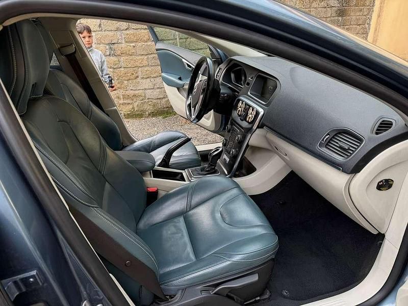 Usata Volvo V40 150 CV (110 kW) 2014 Berlina