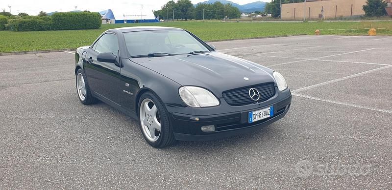 Usata Mercedes SLK230 193 CV (141 kW) 1998 Nero Cabrio