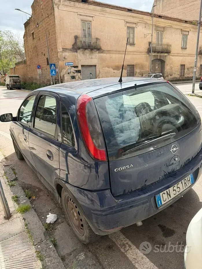 Usata Opel Corsa 69 CV (50 kW) 2004 Blu Utilitaria