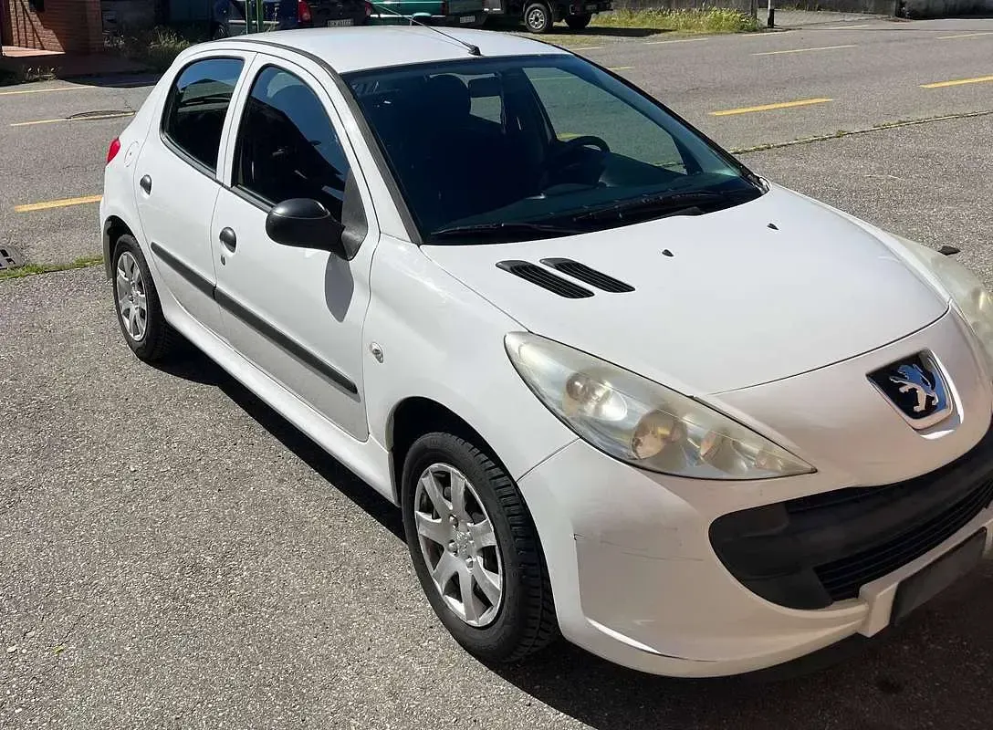 Usata Peugeot 206 60 CV (44 kW) 2011 Bianco Utilitaria