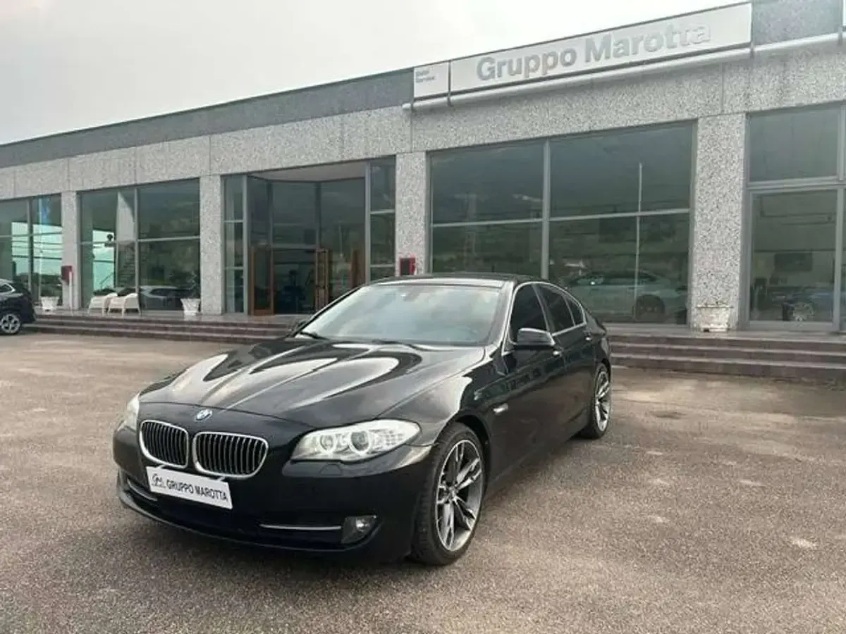 Usata BMW 520 184 CV (135 kW) 2011 Blacksapphire metallic Berlina