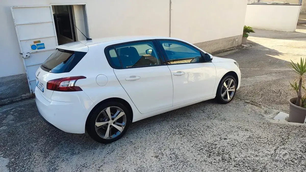 Usata Peugeot 308 99 CV (72 kW) 2018 Bianco Berlina