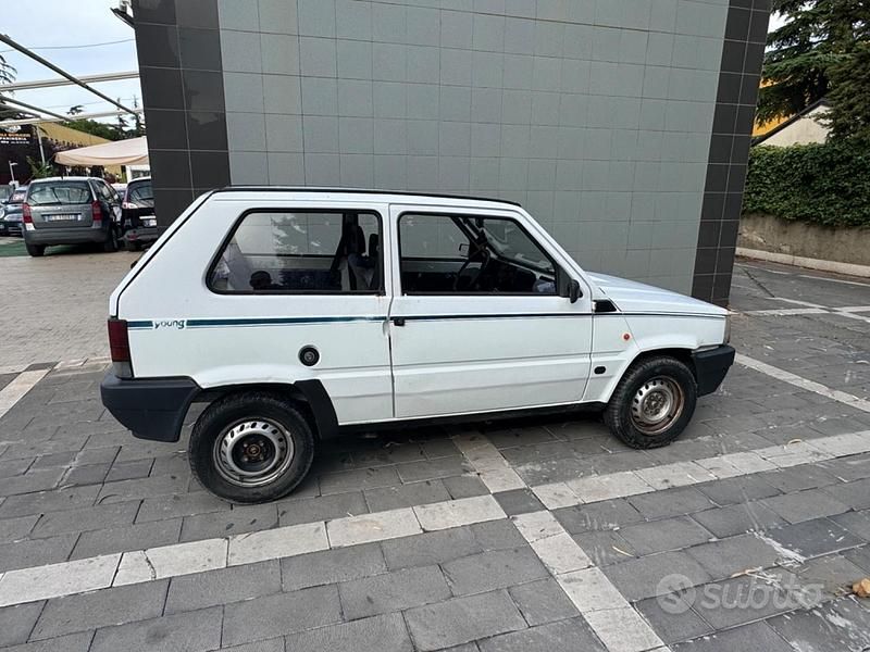 Usata Fiat 750 33 CV (24 kW) 1989 Bianco Berlina