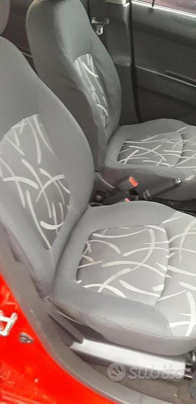 Rosso Usata 2013 Chevrolet Spark LT Due volumi | 4500 € (Buon prezzo) - Immagine 1/4