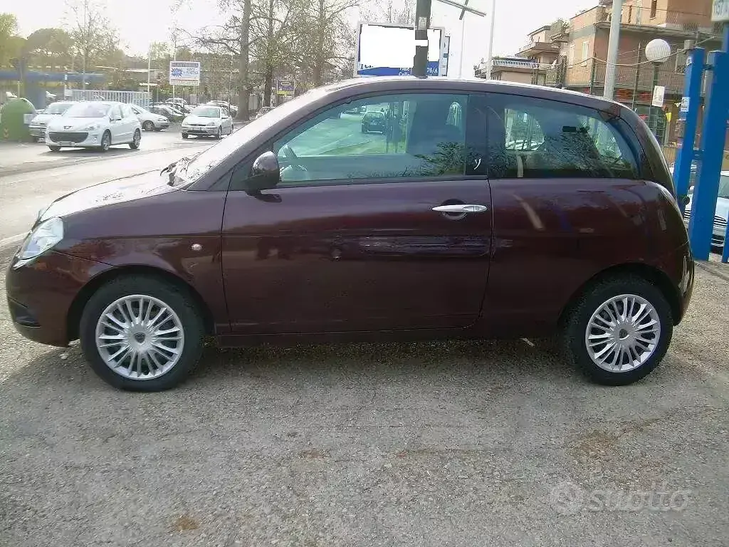 Usata Lancia Ypsilon 60 CV (44 kW) 2008 Rosso Utilitaria