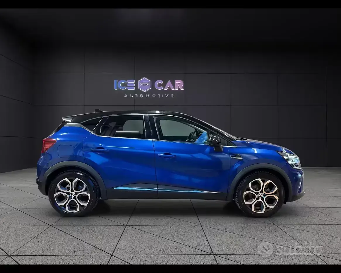 Begagnad Renault Captur Techno 94 HK (69 kW) 2023 Blå SUV