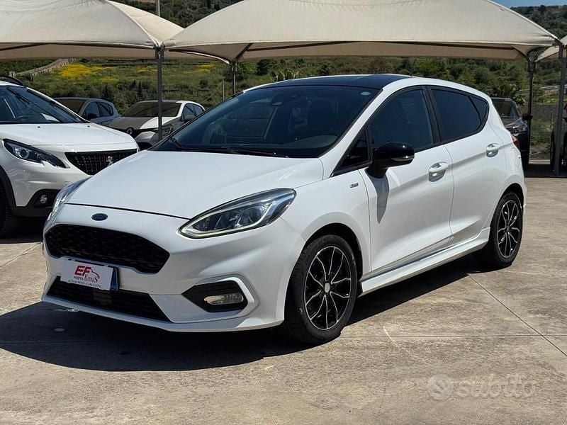 Usata Ford Fiesta ST-Line 85 CV (62 kW) 2017 Bianco Berlina