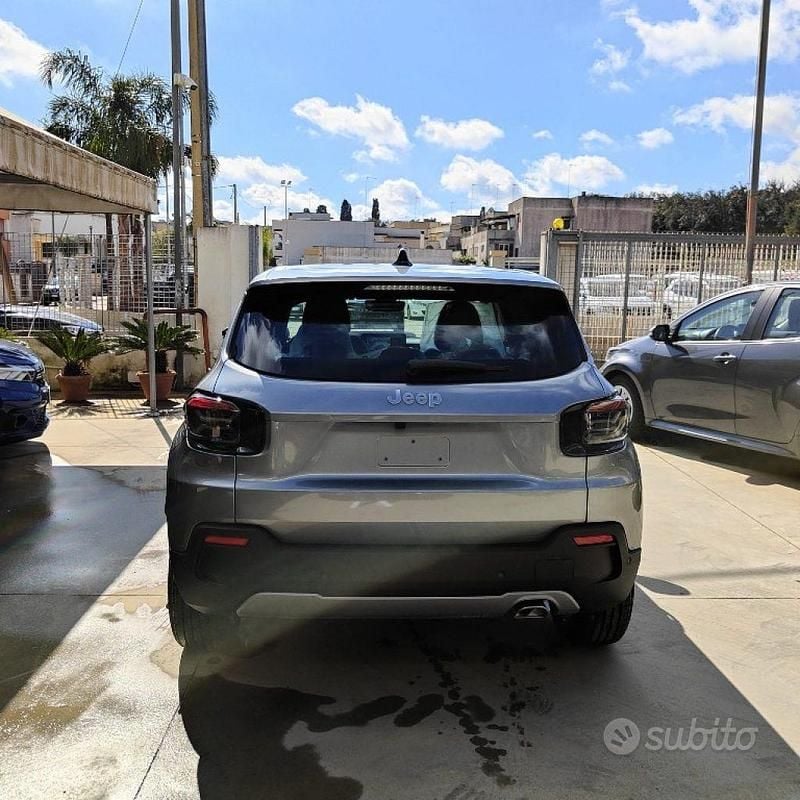 Nuova Jeep Avenger Altitude 100 CV (73 kW) 2025 Grigio SUV