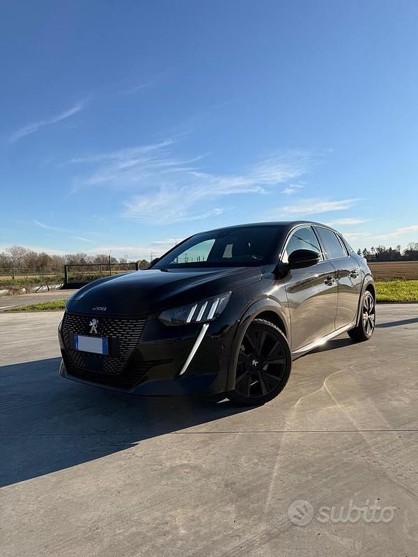 Nero Usata 2023 Peugeot 208 GT Due volumi | 17.499 € - Immagine 1/4