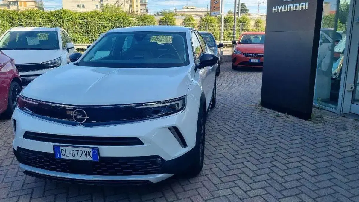 Usata Opel Mokka Elegance 110 CV (80 kW) 2023 Bianco SUV