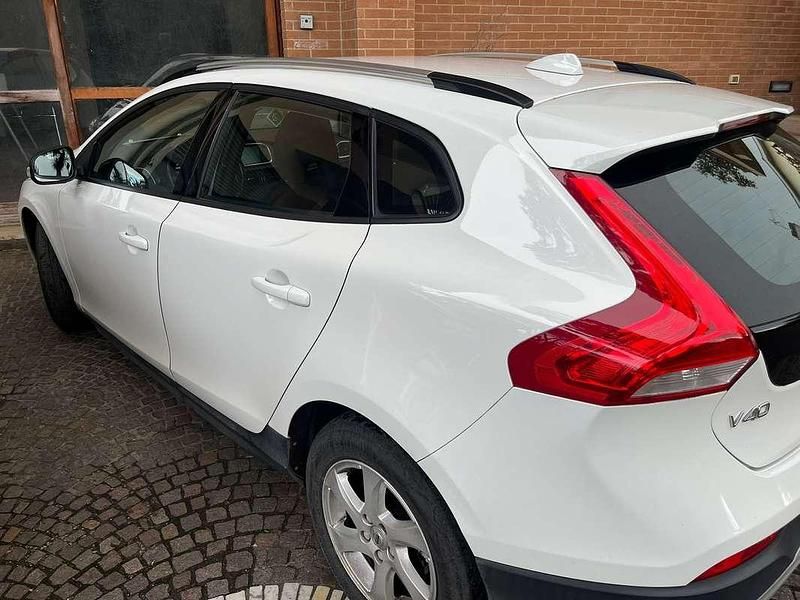 Usata Volvo V40 CC Business Edition 120 CV (88 kW) 2018 Bianco Station wagon
