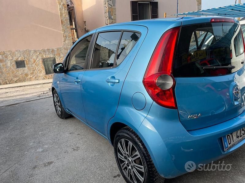 Usata Opel Agila Enjoy 65 CV (47 kW) 2009 Blu Utilitaria