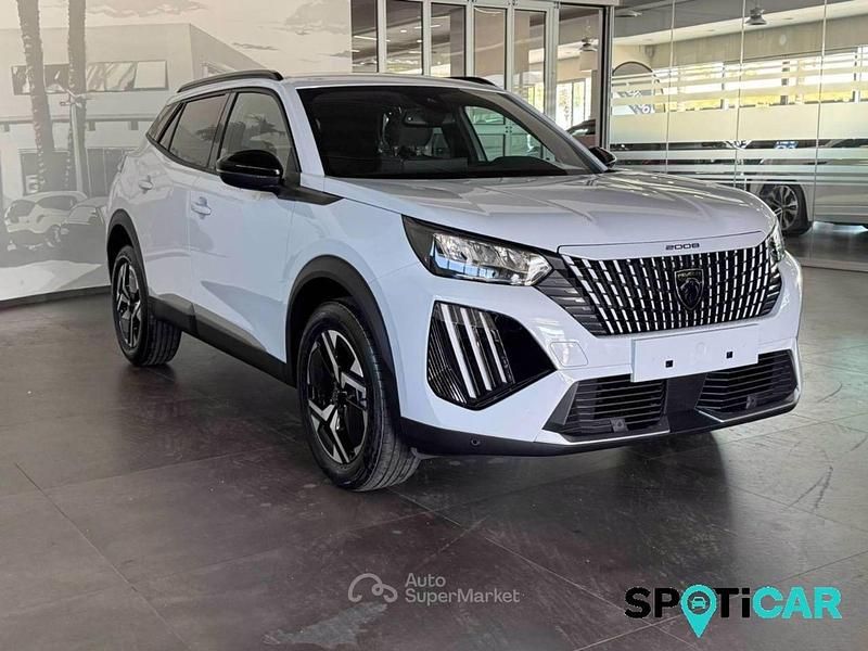 Usata Peugeot 2008 Allure 102 CV (75 kW) 2025 Bianco SUV