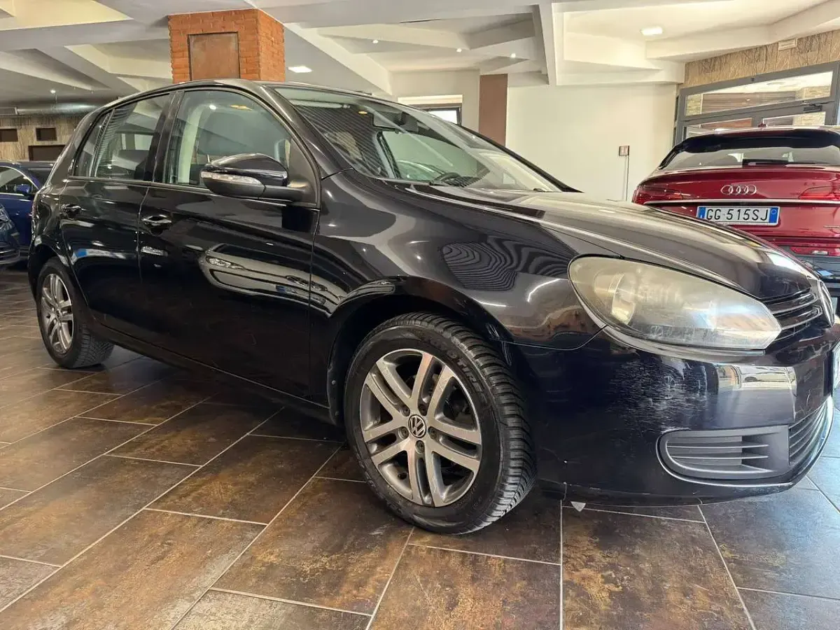 Usata VW Golf VI Comfortline 102 CV (75 kW) 2009 Nero Utilitaria
