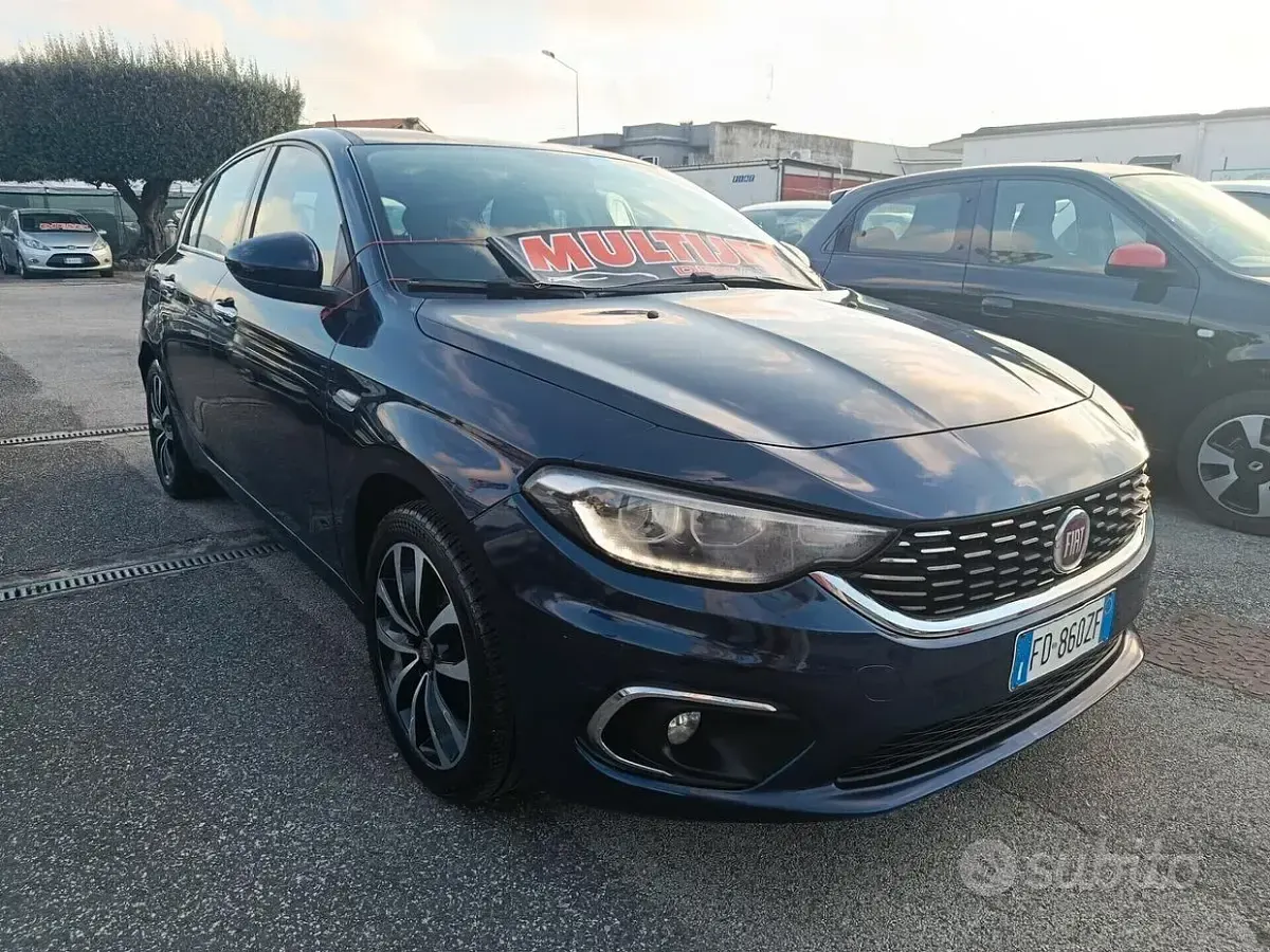 Usata Fiat Tipo Lounge 95 CV (69 kW) 2016 Bluazzurro Berlina