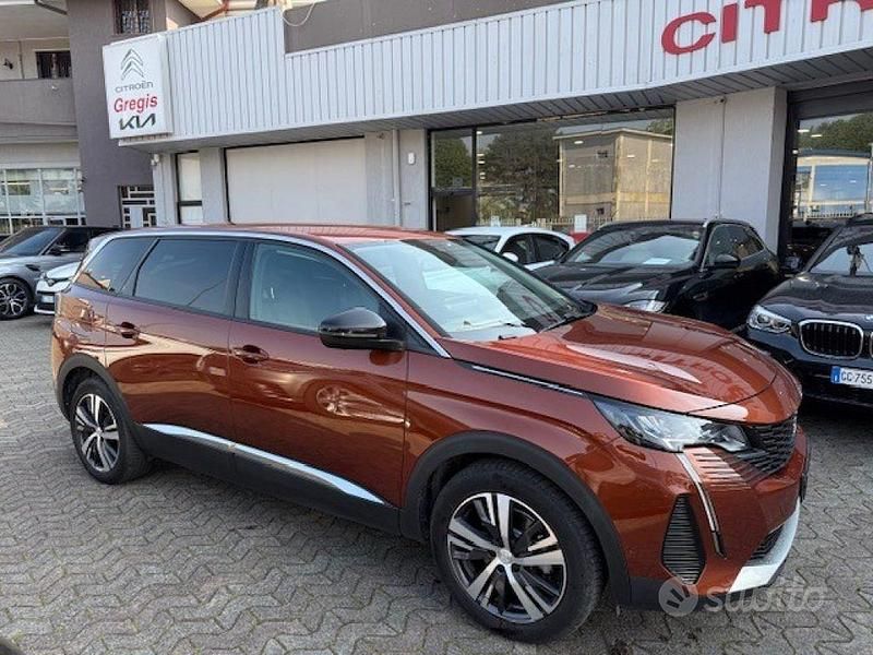 Usata Peugeot 5008 Allure 131 CV (96 kW) 2022 Bronzo SUV