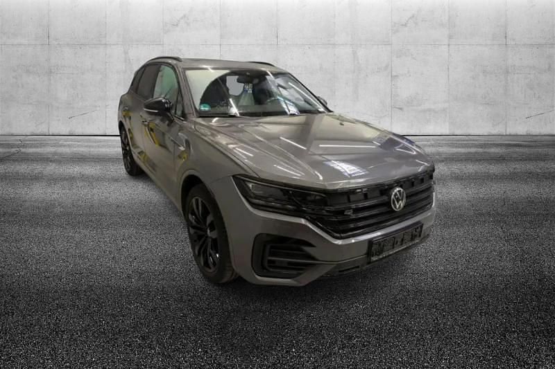 Usata VW Touareg R-line 286 CV (210 kW) 2023 Grigio metallizzato SUV