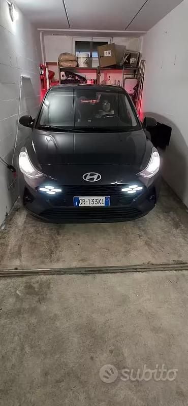 Usata Hyundai i10 Prime 67 CV (49 kW) 2023 Blu Utilitaria